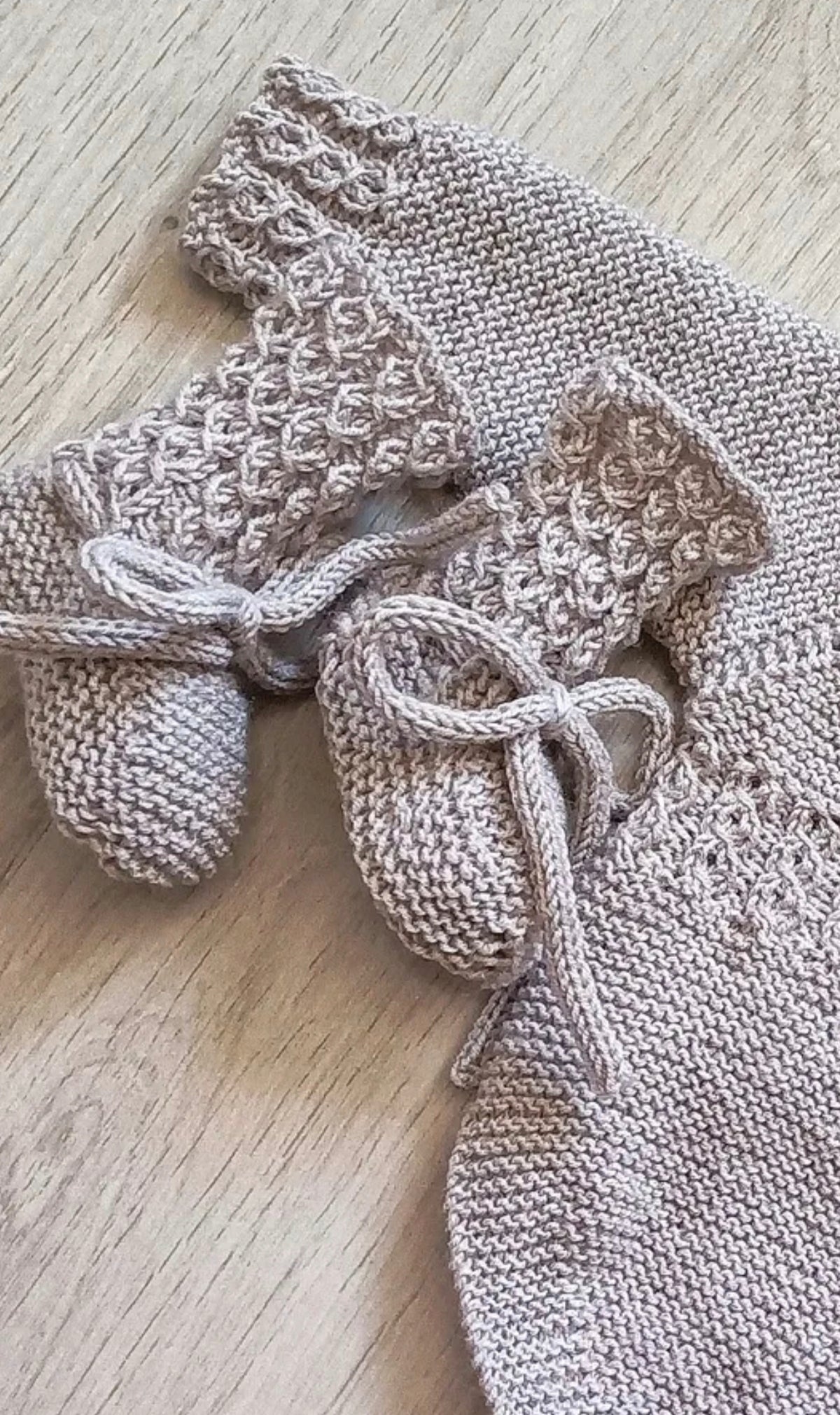 Conjunto de capota ochitos y botitas de punto